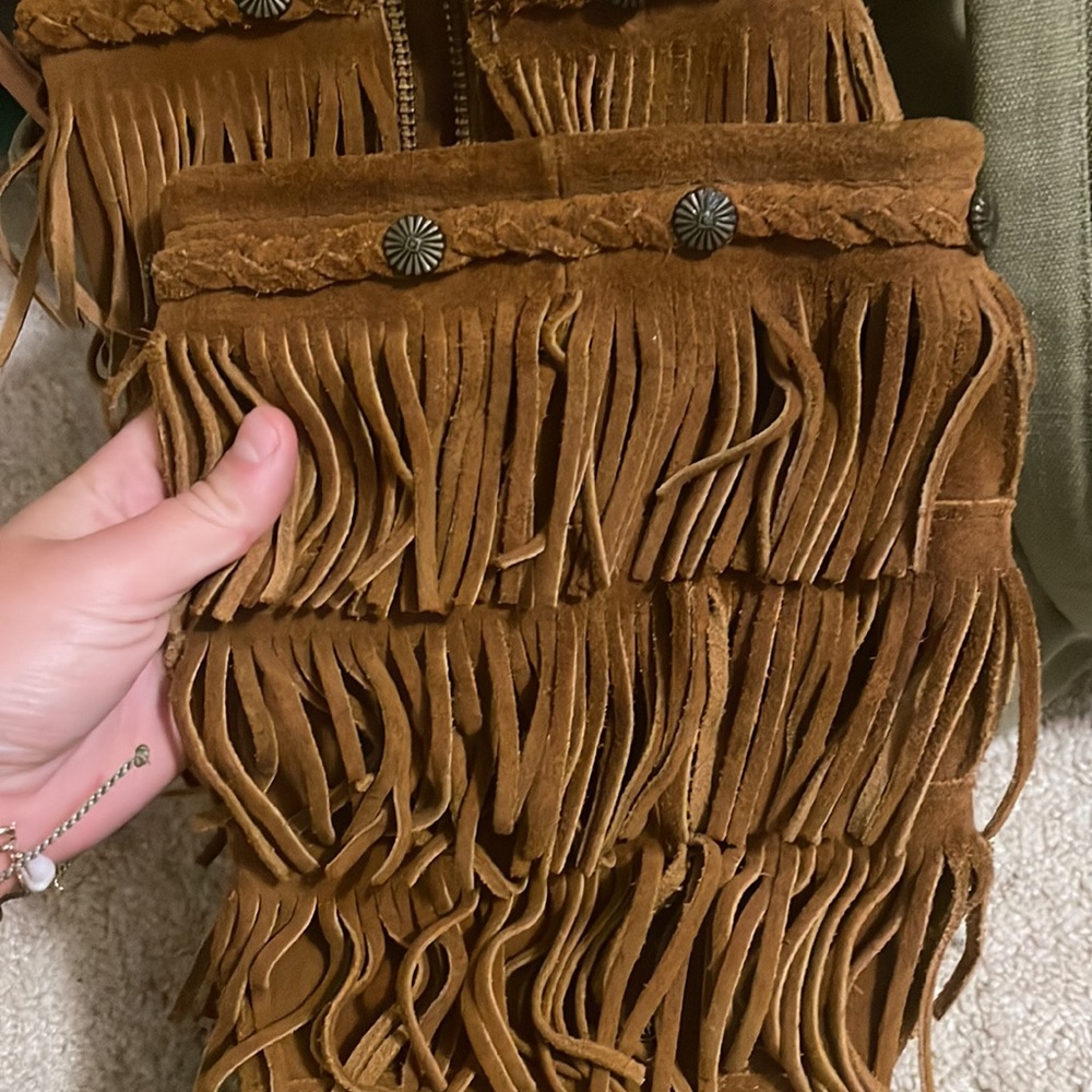 Minnetonka 5 Fringe Layer Boot - image 2